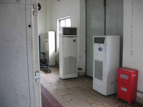 除濕機(jī)放在配電房